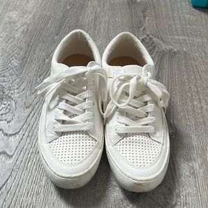 Banana republic woman sneakers size 6